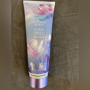 NWT Victoria's Secret Love Spell Bliss Body Lotion - Lavender and Blue